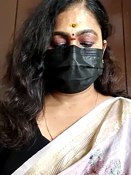 Snapshot of Sweetie_swetha37 chatting on 09.28.25 Sweetie swetha37 online show from 09.28.25