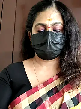 Snapshot of Sweetie_swetha37 chatting on 09.29.25 Sweetie swetha37 online show from 09.29.25