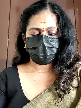 Snapshot of Sweetie_swetha37 chatting on 10.05.25 Sweetie swetha37 online show from 10.05.25