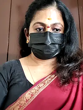 Snapshot of Sweetie_swetha37 chatting on 10.08.25 Sweetie swetha37 online show from 10.08.25