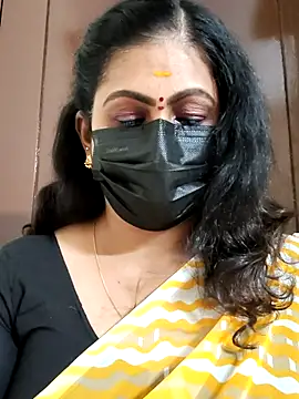 Snapshot of Sweetie_swetha37 chatting on 10.10.25 Sweetie swetha37 online show from 10.10.25