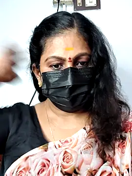 Snapshot of Sweetie_swetha37 chatting on 10.18.25 Sweetie swetha37 online show from 10.18.25