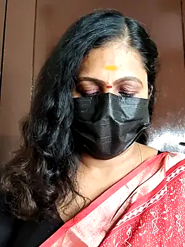 Snapshot of Sweetie_swetha37 chatting on 10.18.25 Sweetie swetha37 online show from 10.18.25