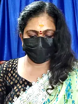 Snapshot of Sweetie_swetha37 chatting on 10.29.25 Sweetie swetha37 online show from 10.29.25