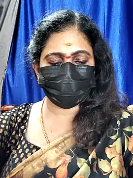 Snapshot of Sweetie_swetha37 chatting on 11.07.25 Sweetie swetha37 online show from 11.07.25