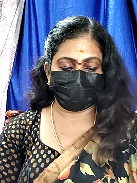 Snapshot of Sweetie_swetha37 chatting on 11.08.25 Sweetie swetha37 online show from 11.08.25