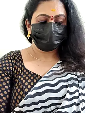 Snapshot of Sweetie_swetha37 chatting on 12.13.25 Sweetie swetha37 online show from 12.13.25