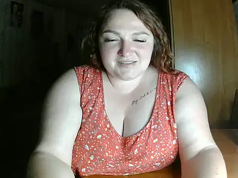 Snapshot of AngelQSky chatting on 06.25.26 AngelQSky online show from 06.25.26