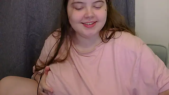 Snapshot of brattyprincessemma chatting on 04.23.26 brattyprincessemma online show from 04.23.26