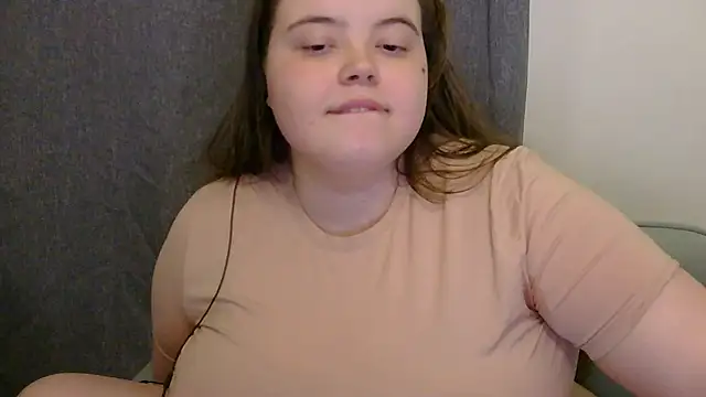 Snapshot of brattyprincessemma chatting on 04.28.26 brattyprincessemma online show from 04.28.26