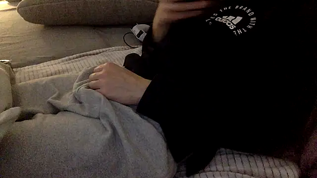 Snapshot of Breezydicksn chatting on 10.31.25 Breezydicksn online show from 10.31.25