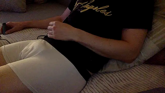 Snapshot of Breezydicksn chatting on 11.19.25 Breezydicksn online show from 11.19.25