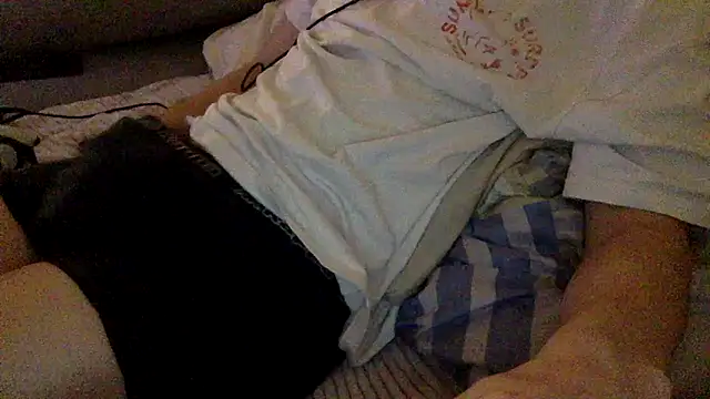 Snapshot of Breezydicksn chatting on 11.21.25 Breezydicksn online show from 11.21.25