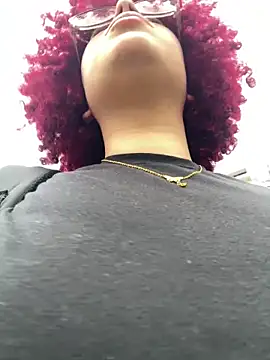 Enyagleam  online show from 10.10.25