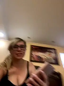 Crystal00Girl online show from 10.07.25