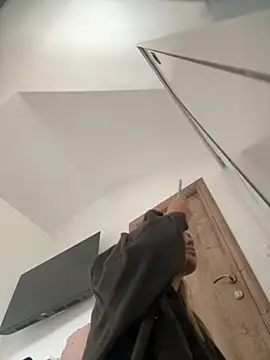 KayaAzur online show from 11.08.25