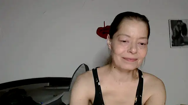 Snapshot of SexySarah177 chatting on 02.08.26 SexySarah177 online show from 02.08.26