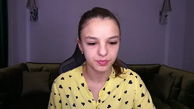 Snapshot of AnitaBambie chatting on 11.29.25 AnitaBambie online show from 11.29.25