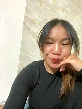 Snapshot of QueenLink chatting on 10.01.25 QueenLink online show from 10.01.25