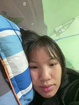 Snapshot of QueenLink chatting on 11.05.25 QueenLink online show from 11.05.25