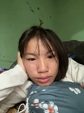 Snapshot of QueenLink chatting on 11.27.25 QueenLink online show from 11.27.25