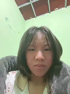 Snapshot of QueenLink chatting on 12.15.25 QueenLink online show from 12.15.25