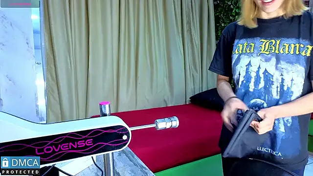 nena cupcake  online show from 02.02.26