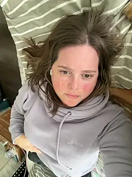 Snapshot of hornykitty1210 chatting on 02.26.26 hornykitty1210 online show from 02.26.26