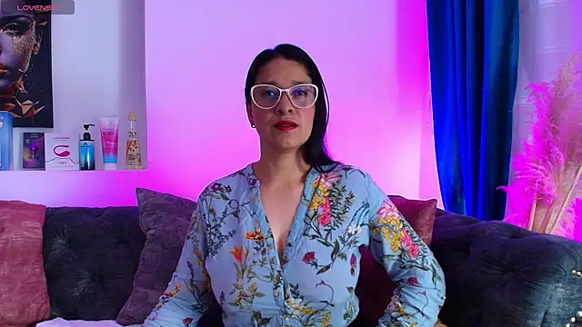 Alana steel 1 online show from 01.08.26