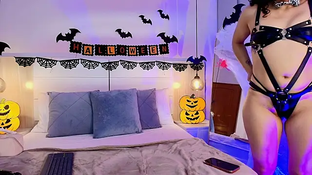 Snapshot of alehia_cute chatting on 10.30.25 alehia cute online show from 10.30.25