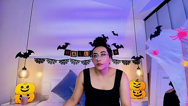 Snapshot of alehia_cute chatting on 11.01.25 alehia cute online show from 11.01.25