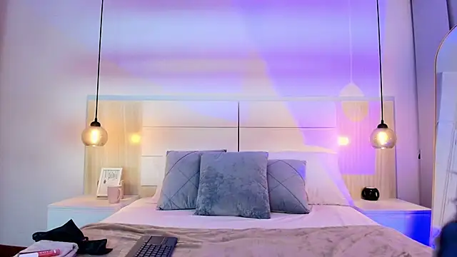 Snapshot of alehia_cute chatting on 11.14.25 alehia cute online show from 11.14.25