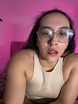 Snapshot of alehia_cute chatting on 07.29.26 alehia cute online show from 07.29.26