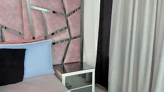 HaileyDuke online show from 10.24.25