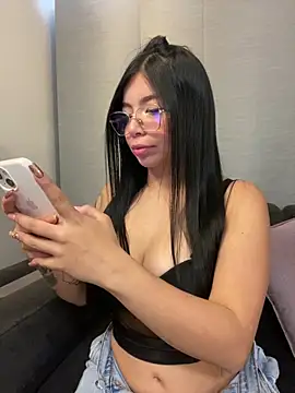 Maddy Piink online show from 09.17.25