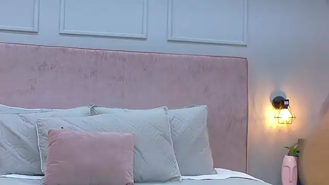 Camila Hill  online show from 02.10.26