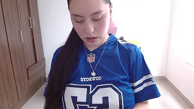 Snapshot of madissooon__ chatting on 11.05.25 madissooon online show from 11.05.25