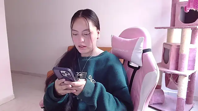 Snapshot of madissooon__ chatting on 12.03.25 madissooon online show from 12.03.25