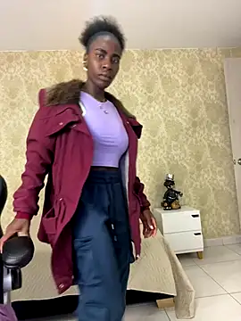 Snapshot of MorenaLush_Eup chatting on 12.23.25 MorenaLush Eup online show from 12.23.25