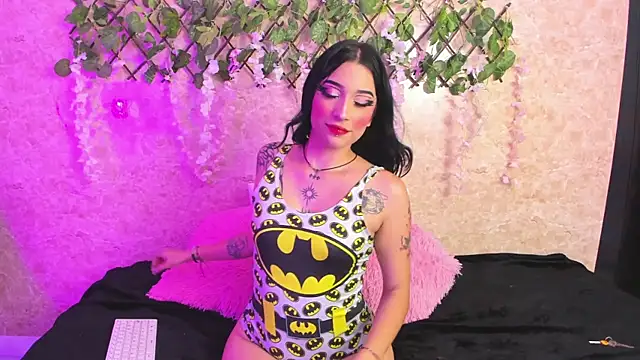 Snapshot of ImEmily444 chatting on 10.22.25 ImEmily444 online show from 10.22.25