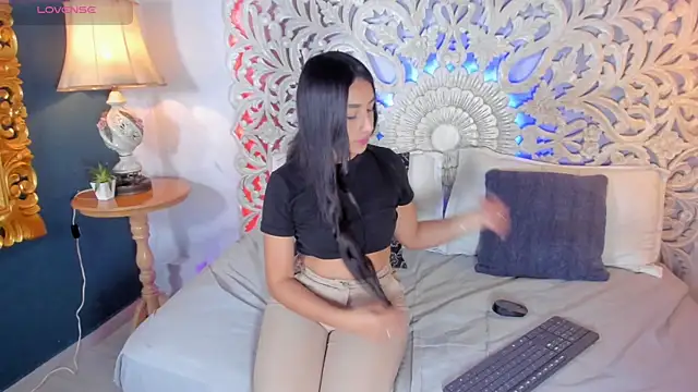 Nahomi key  online show from 11.27.25