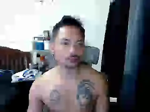 Snapshot of Thefriskyasian chatting on 11.28.25 Thefriskyasian online show from 11.28.25