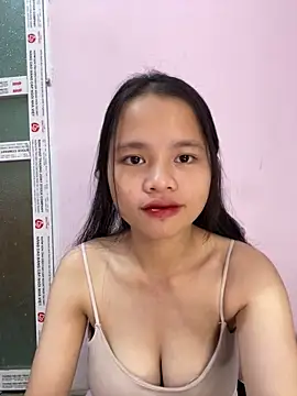 Snapshot of Hana-44 chatting on 11.27.25 Hana-44 online show from 11.27.25