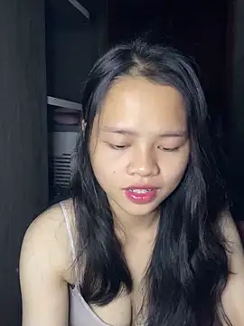 Snapshot of Hana-44 chatting on 12.04.25 Hana-44 online show from 12.04.25