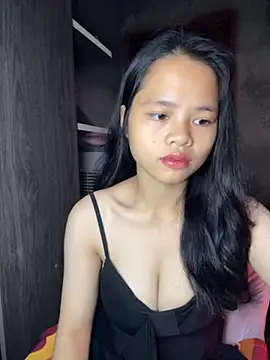 Snapshot of Hana-44 chatting on 12.05.25 Hana-44 online show from 12.05.25