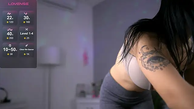 HotMollyX online show from 10.29.25