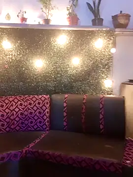 Snapshot of wyatt_3 chatting on 10.05.25 wyatt 3 online show from 10.05.25