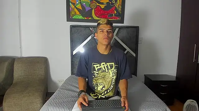 Snapshot of wyatt_3 chatting on 10.16.25 wyatt 3 online show from 10.16.25