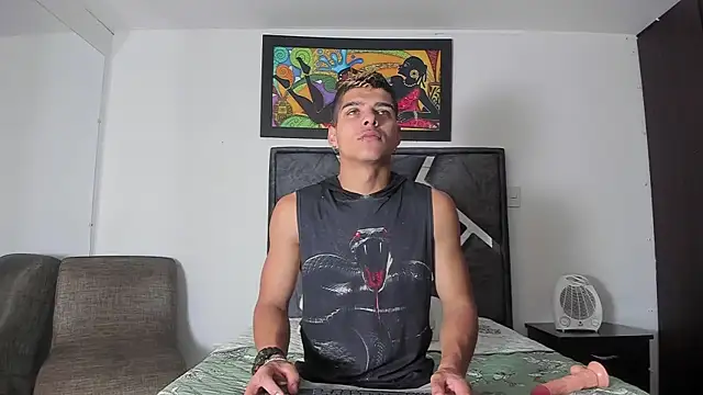 Snapshot of wyatt_3 chatting on 10.21.25 wyatt 3 online show from 10.21.25