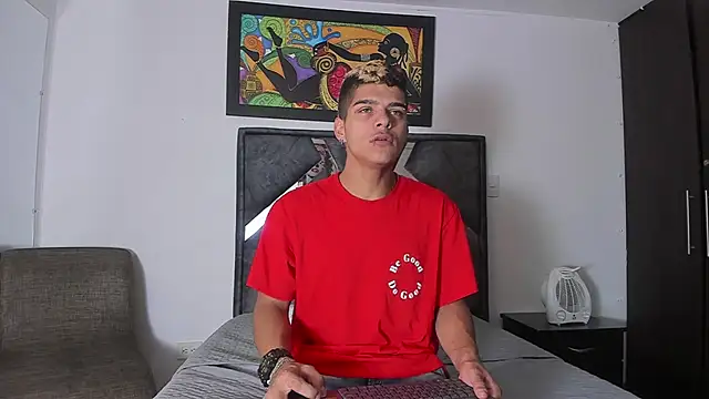 Snapshot of wyatt_3 chatting on 10.22.25 wyatt 3 online show from 10.22.25